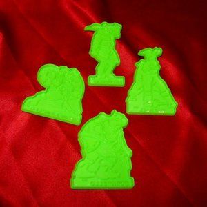 VINTAGE 1990 WILTON TMNT GREEN PLASTIC COOKIE CUTTERS SET OF 4